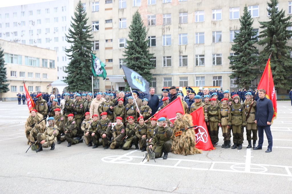 С праздником, разведчики!