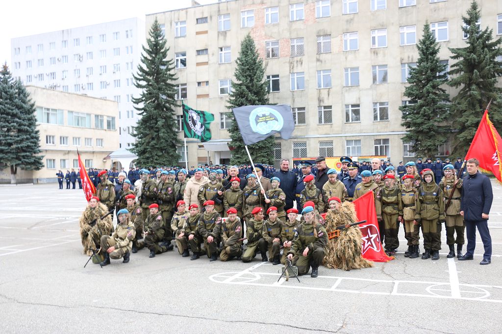 С праздником, разведчики!