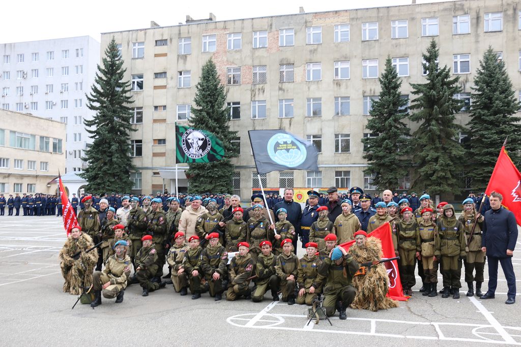 С праздником, разведчики!