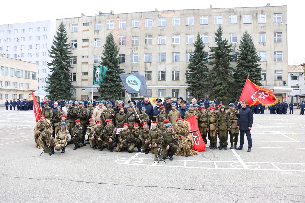 С праздником, разведчики!