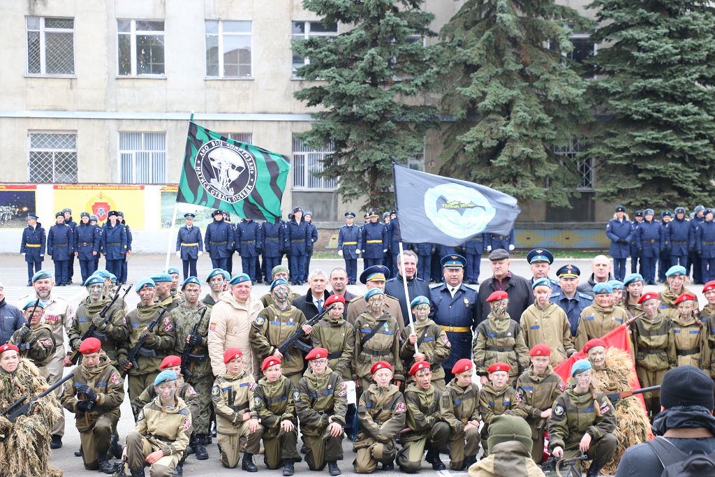 С праздником, разведчики!