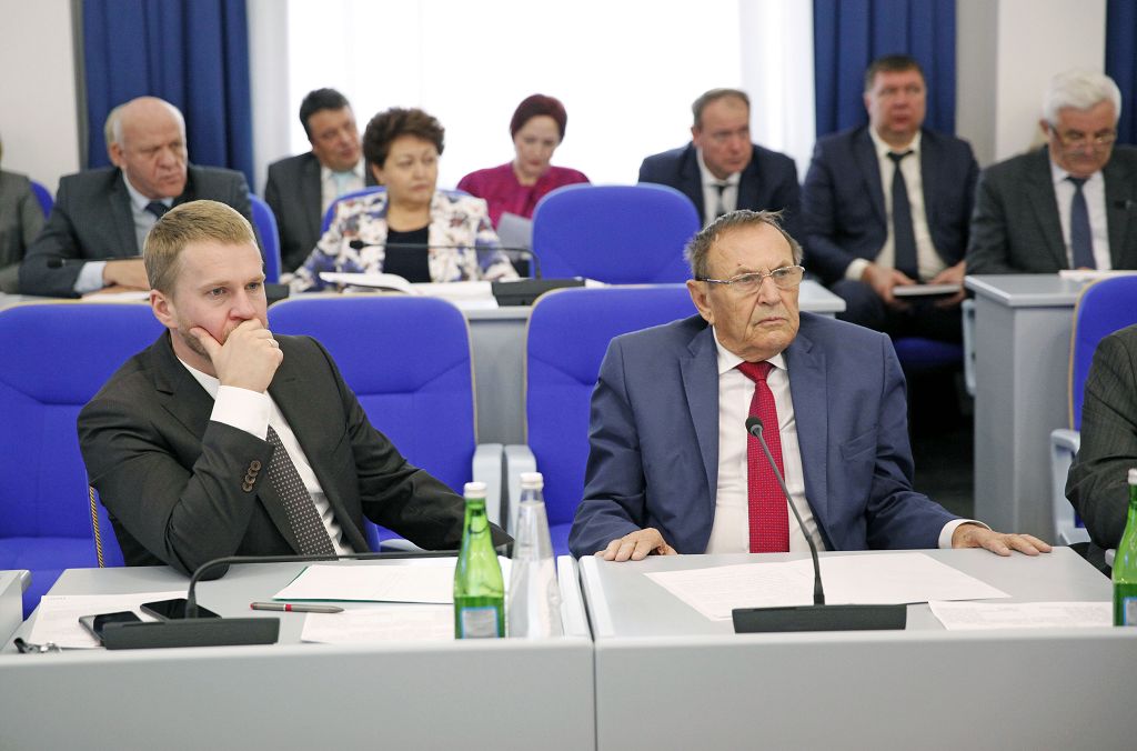 Законодатели начали работу над бюджетом региона