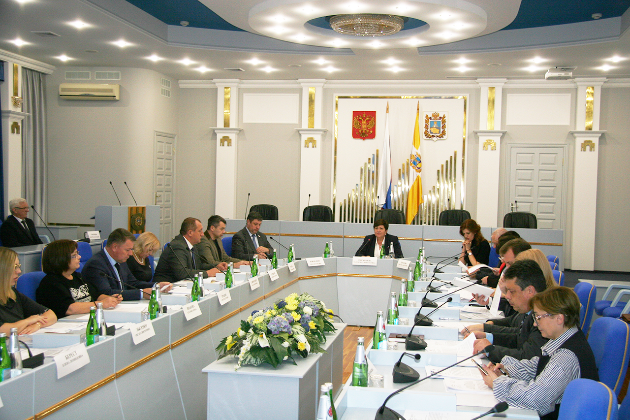 На первом месте социальная политика