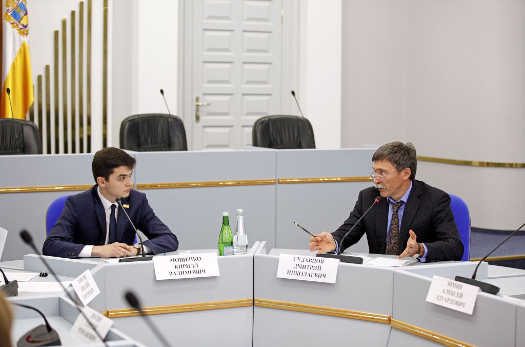 Участники «Школы парламентаризма» переняли опыт краевых депутатов