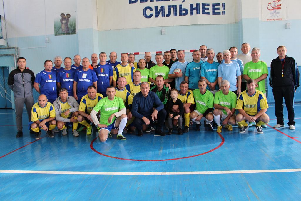 День матери и спортивные баталии