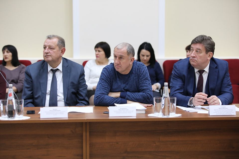 Временная комиссия Думы края изучила работу парков культуры в Новоалександровске