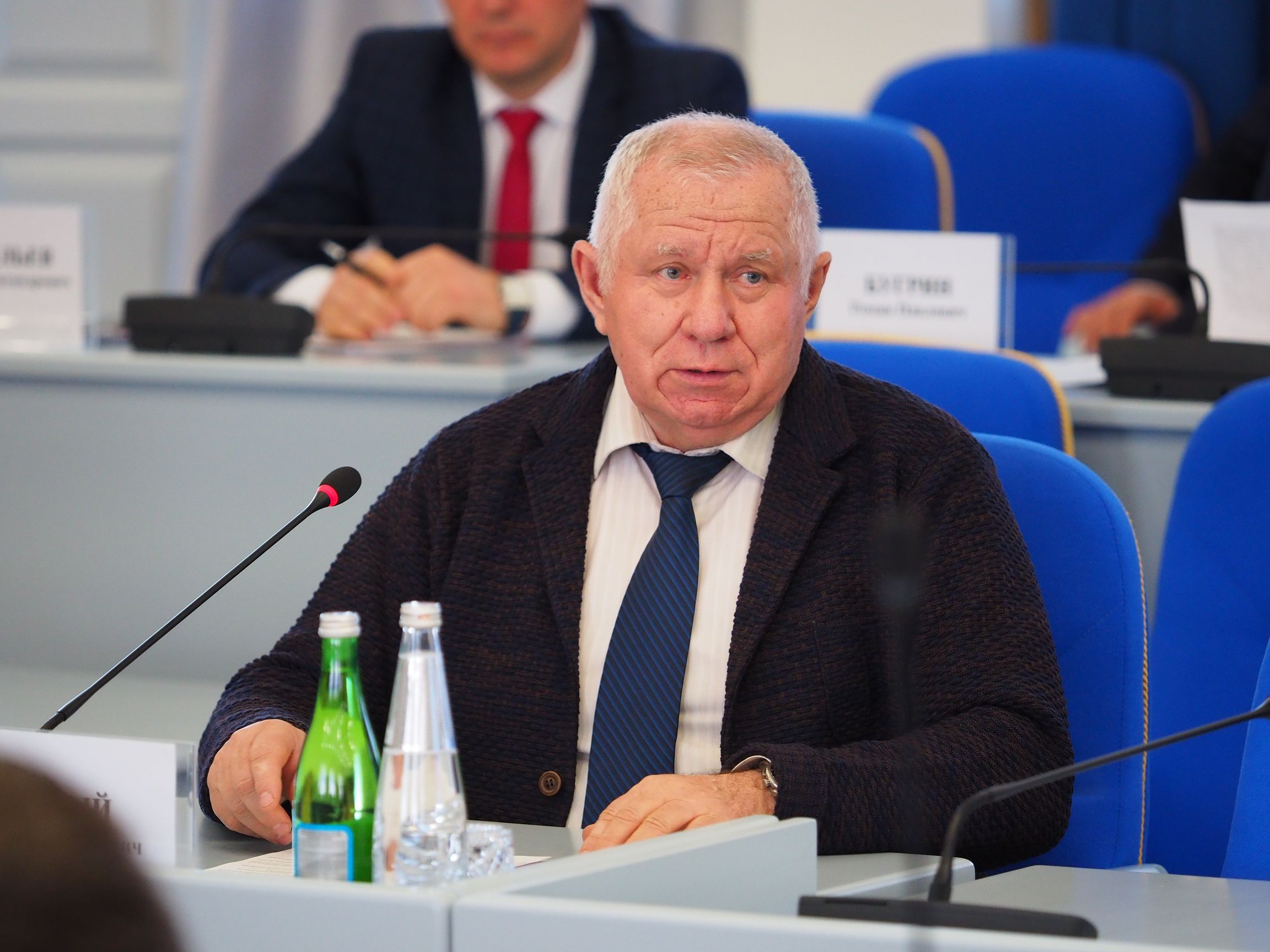 Точку ставить рано