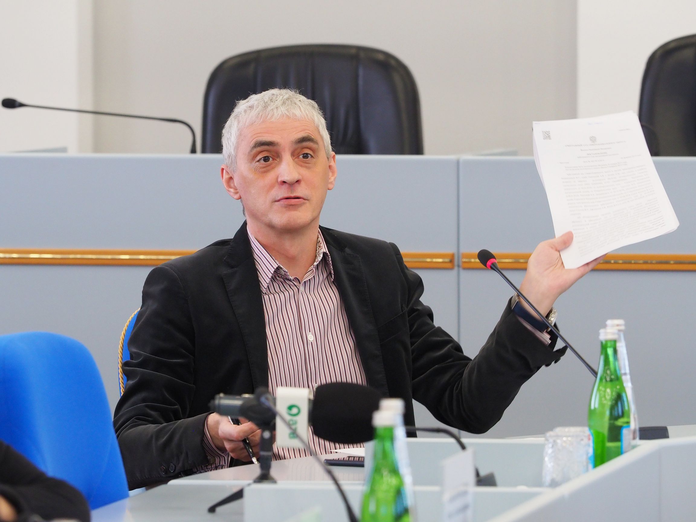 Точку ставить рано