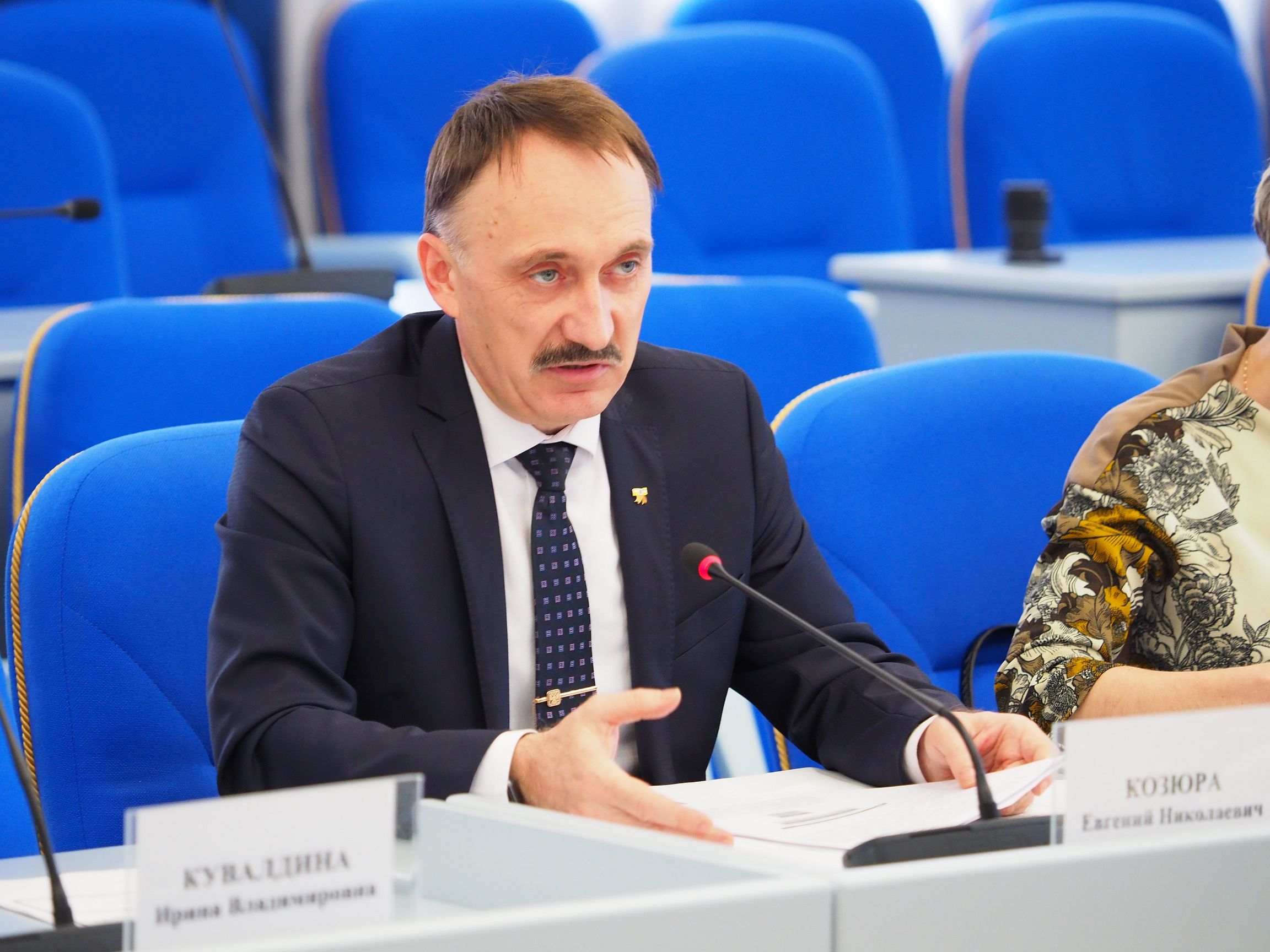 Временная комиссия краевого парламента по кадровому обеспечению системы образования начала свою работу