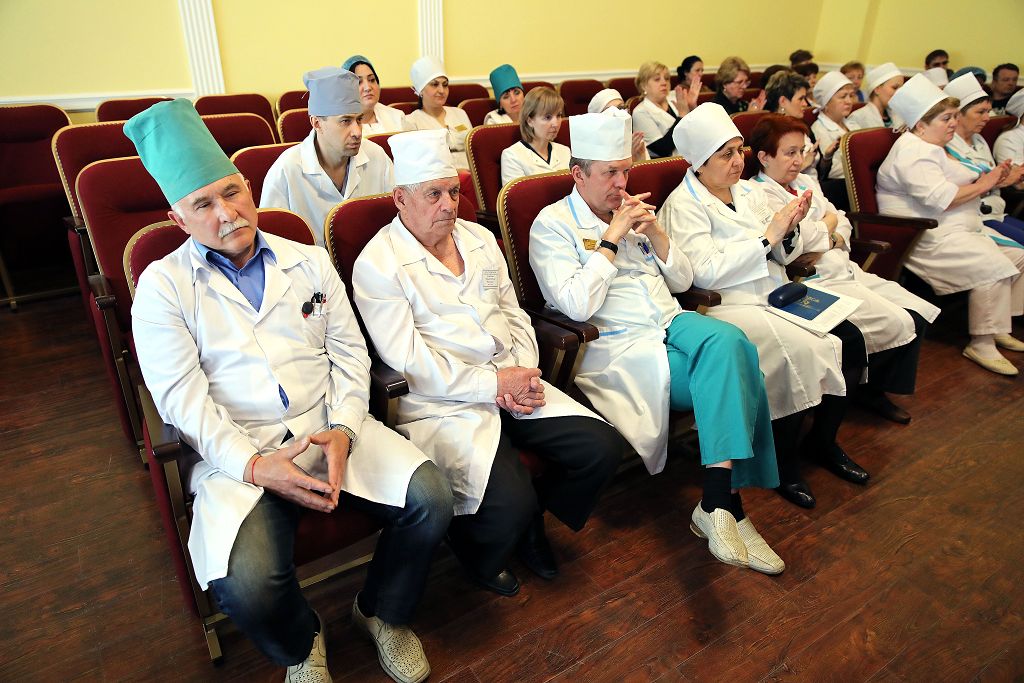 Определить острые потребности и найти материальные ресурсы