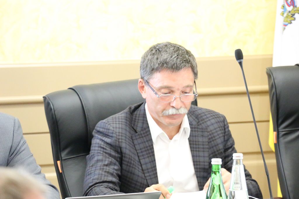 Исполнение бюджета, назначение выборов губернатора и другие вопросы