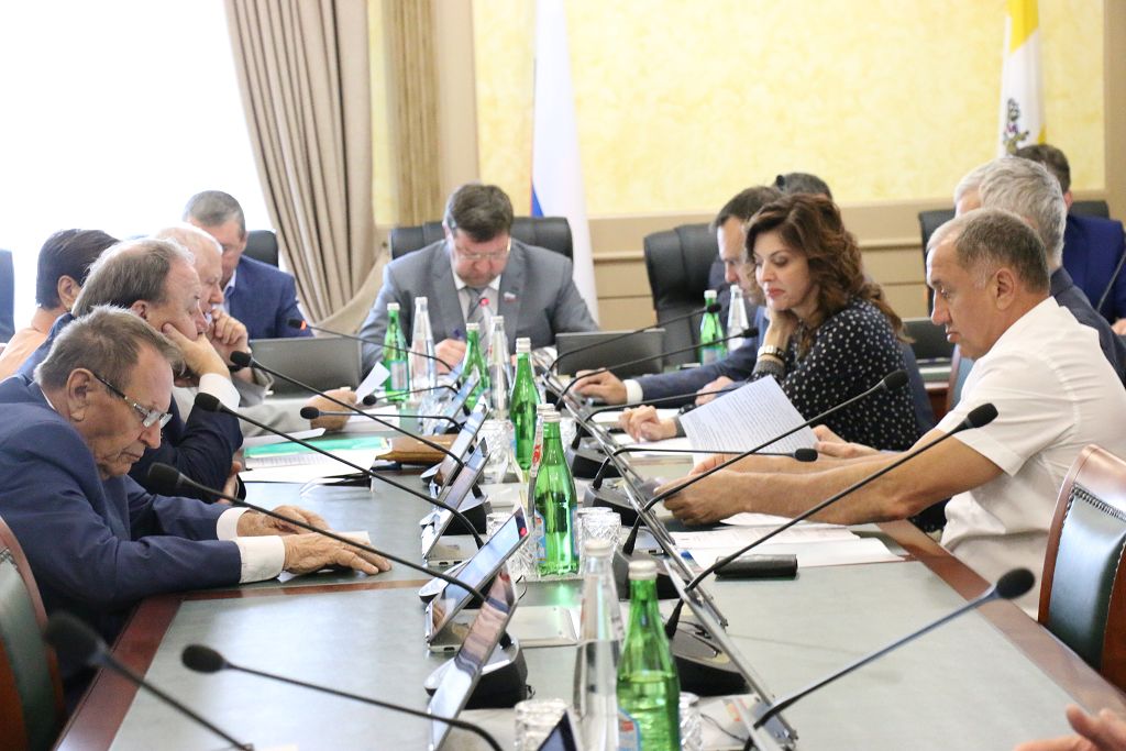Исполнение бюджета, назначение выборов губернатора и другие вопросы