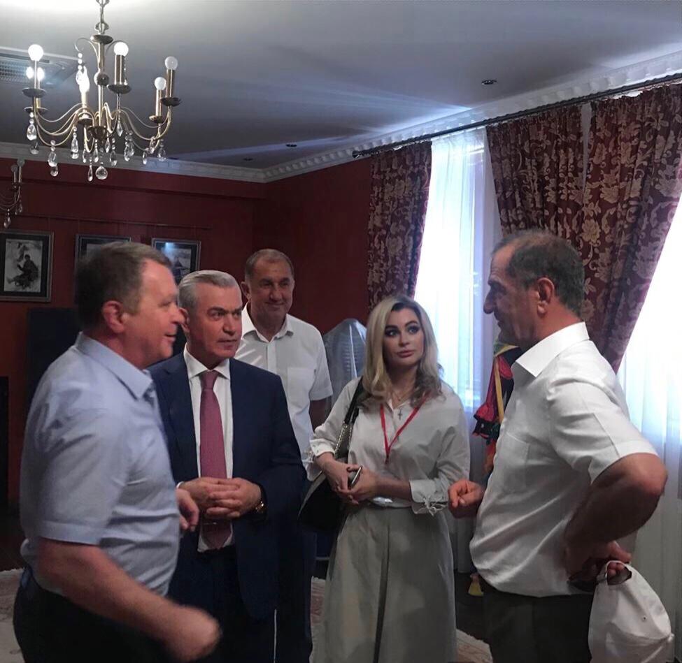 Приём и поздравления