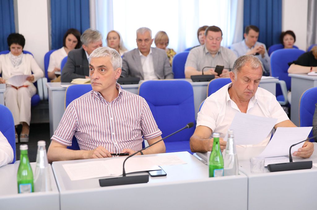 Дума подводит итоги первого полугодия