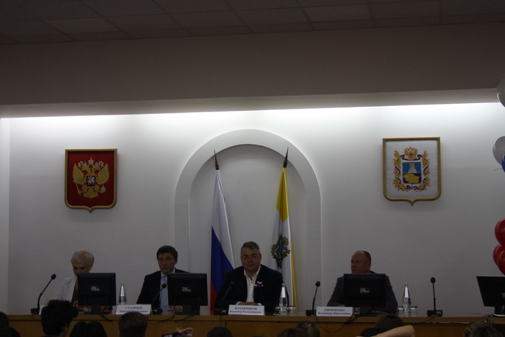 Паспорта в День России