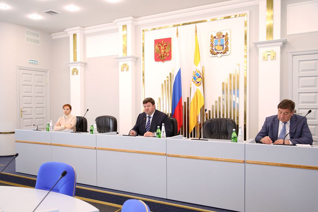 Подготовка к заседанию Думы, кадастровые вопросы и поддержка виноделия