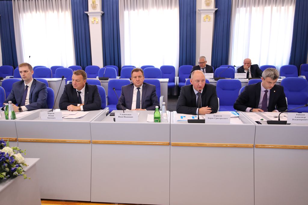 Депутаты обсудили актуальные вопросы управления и распоряжения объектами госсобственности края