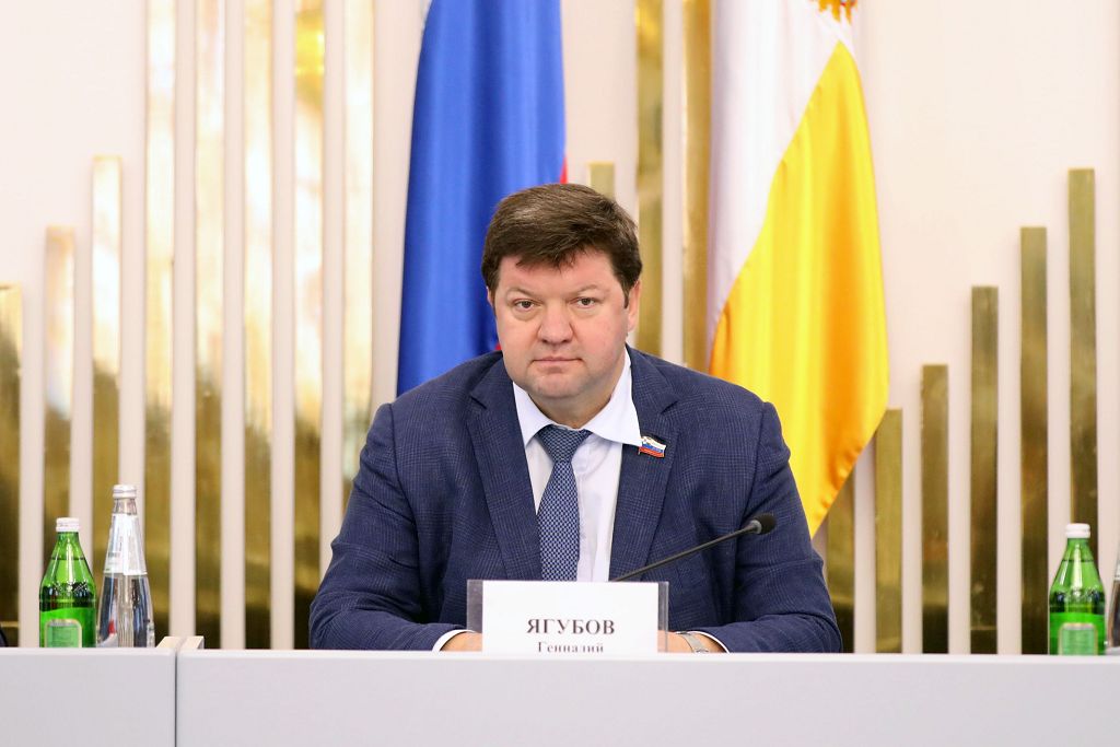 Паспорта в День Конституции