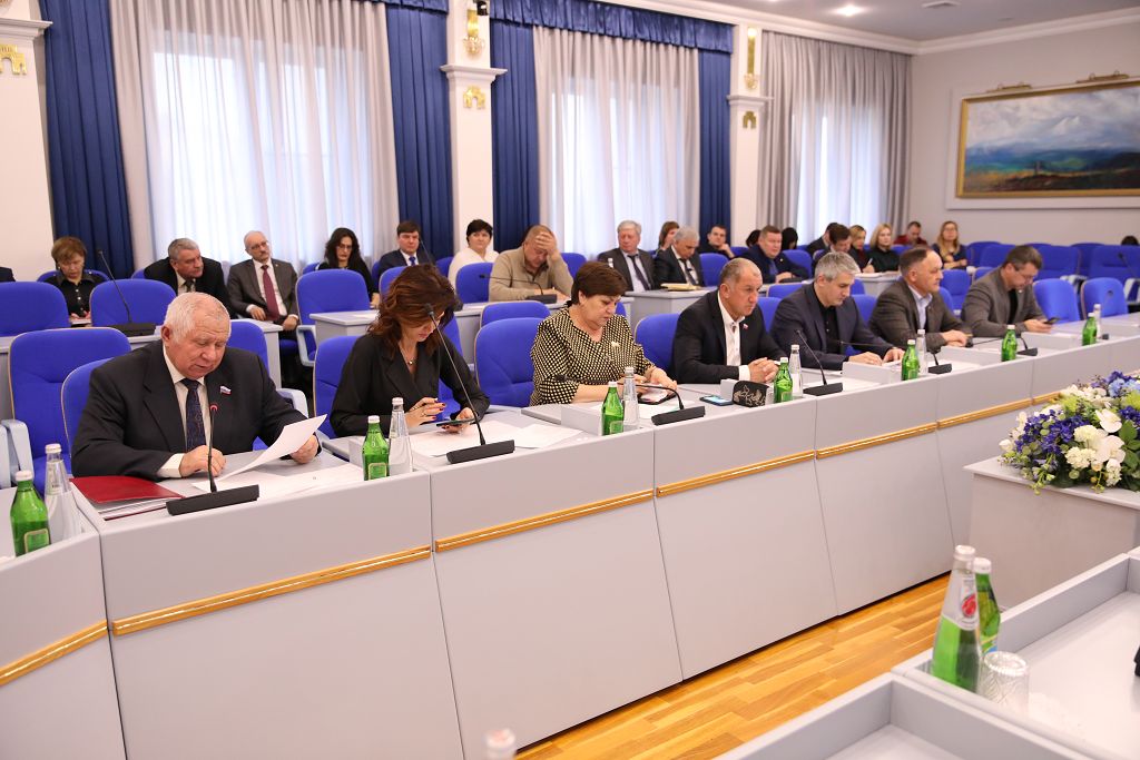 Подготовка к заседанию Думы и борьба с никотином