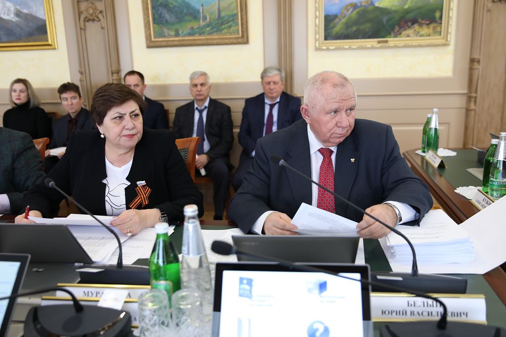 За неделю до первого заседания Думы в 2020-м