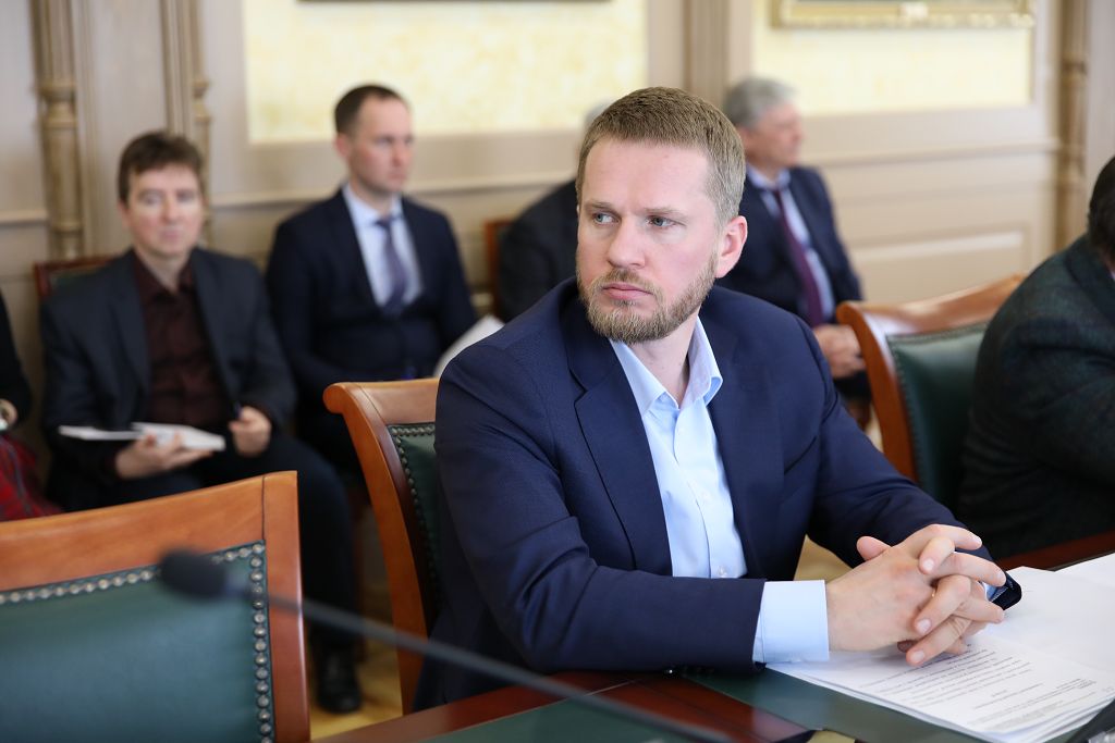 За неделю до первого заседания Думы в 2020-м