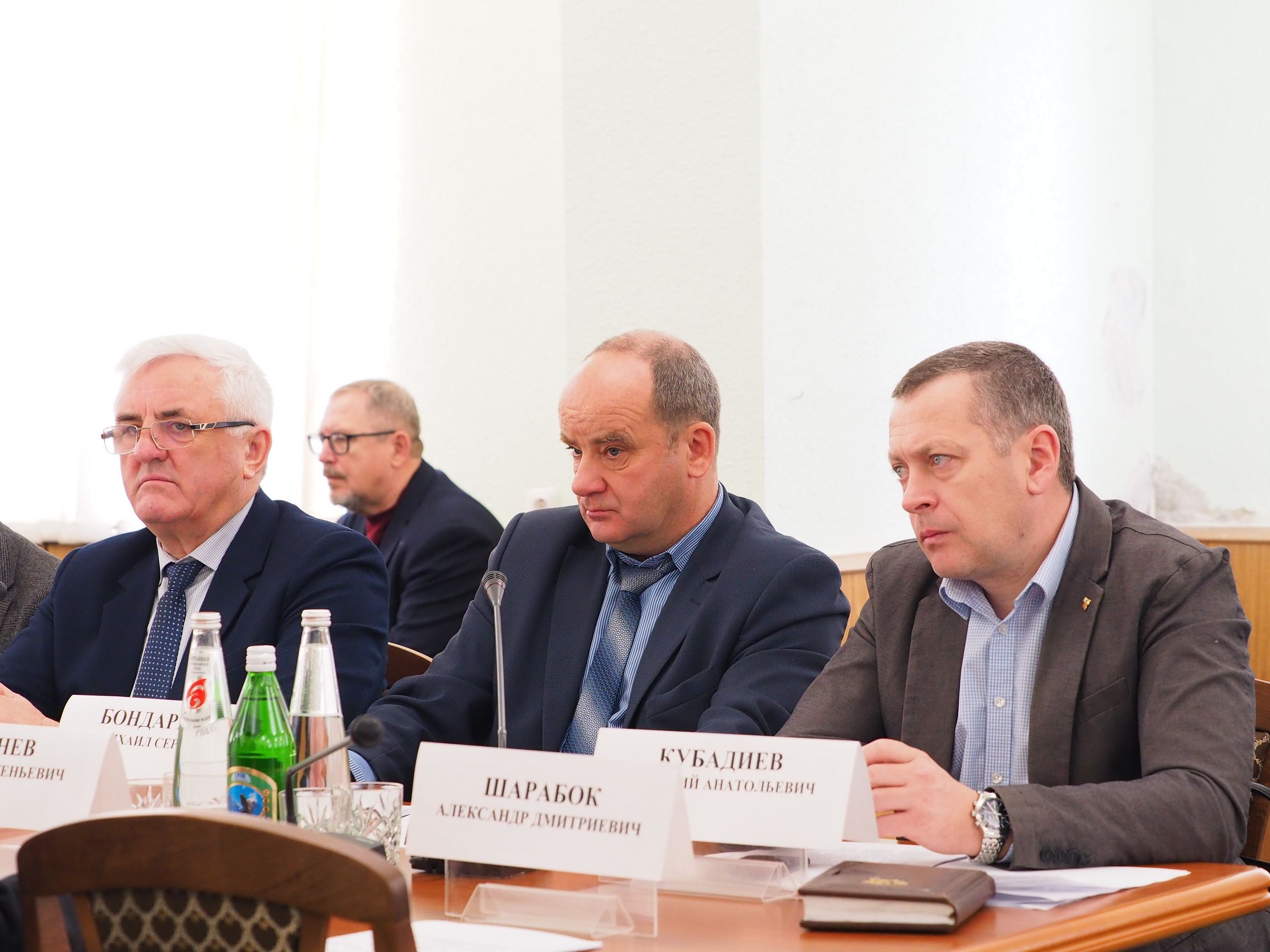 Проблемы нужно решать комплексно