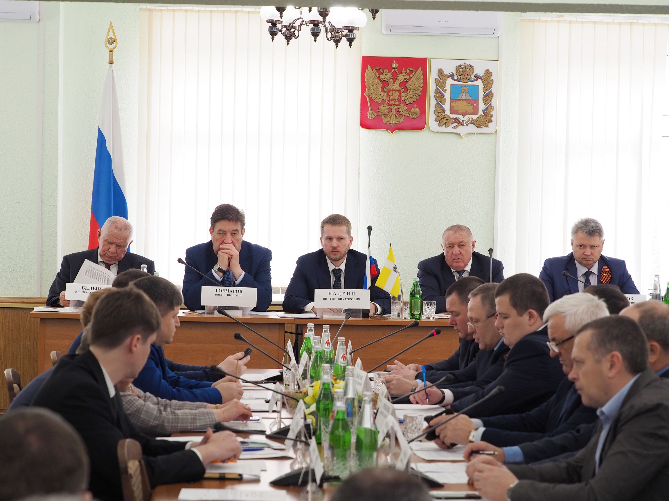 Проблемы нужно решать комплексно