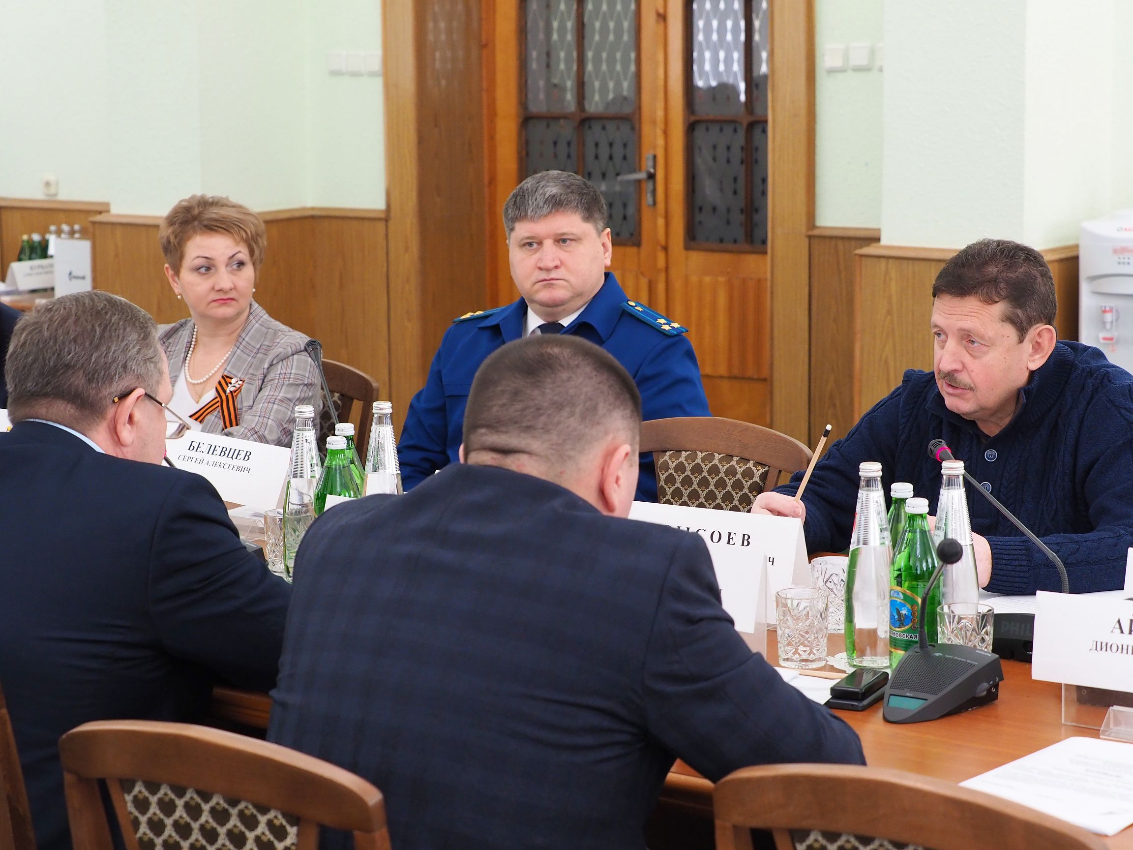 Проблемы нужно решать комплексно