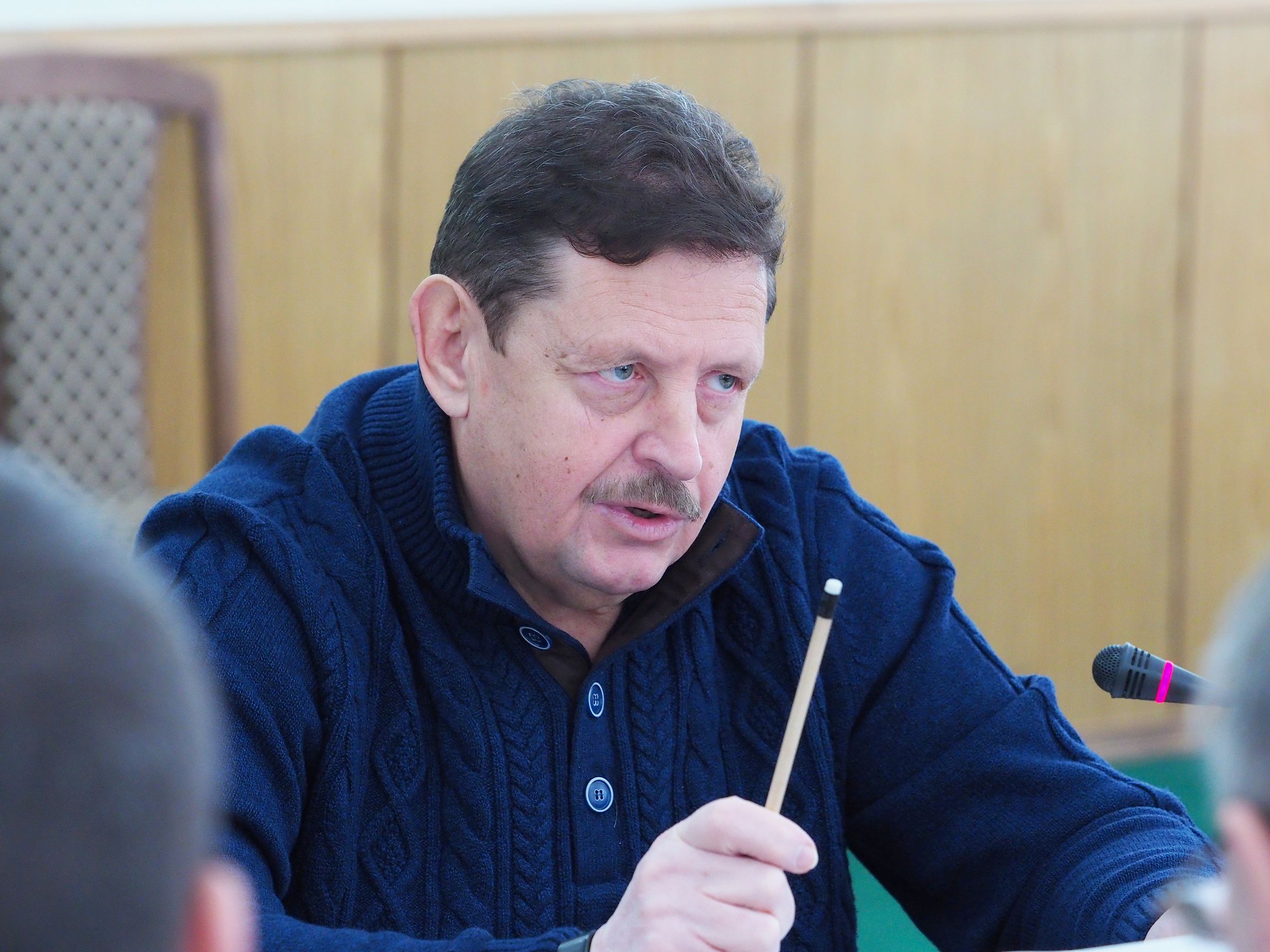 Проблемы нужно решать комплексно
