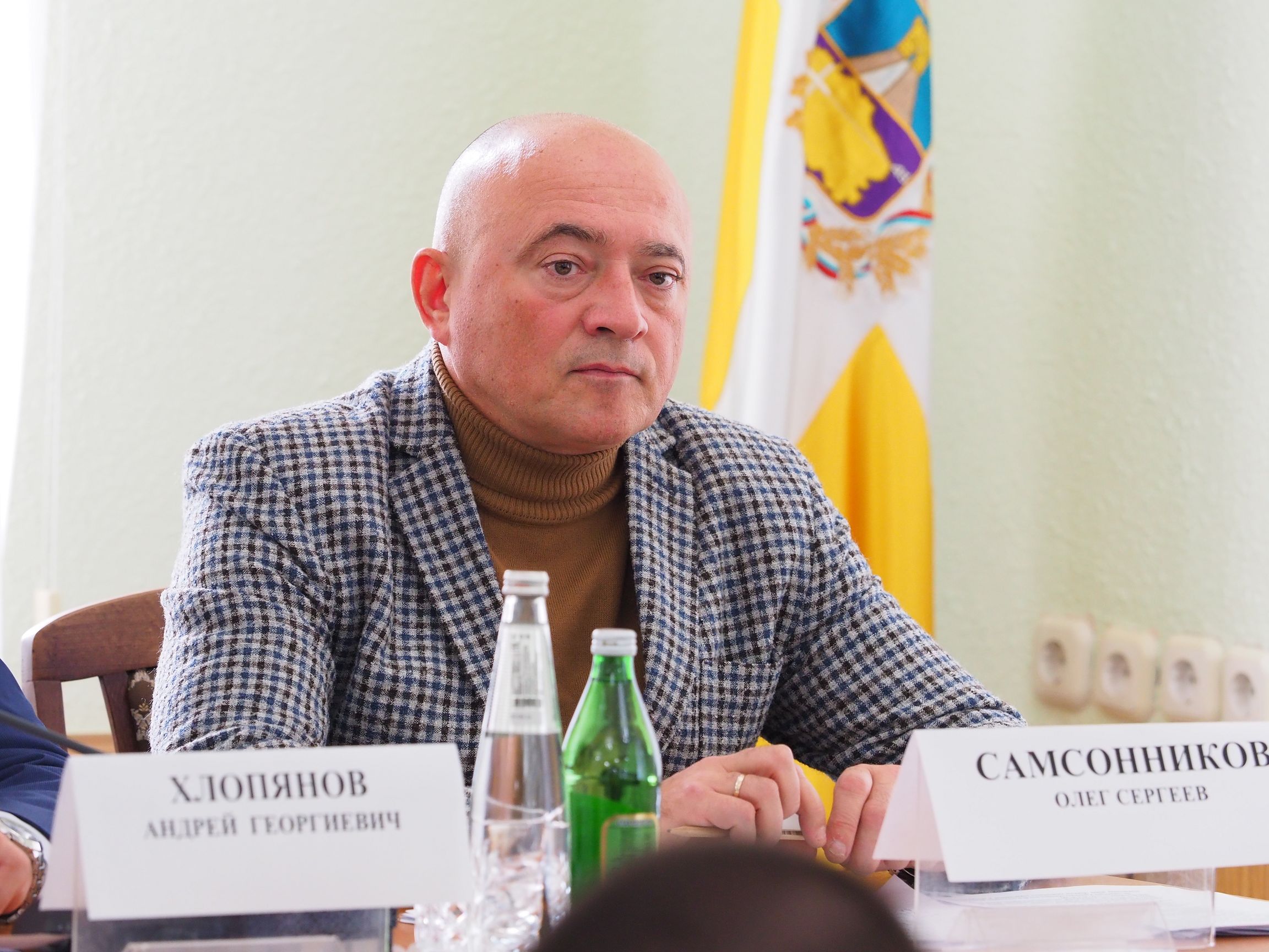 Проблемы нужно решать комплексно