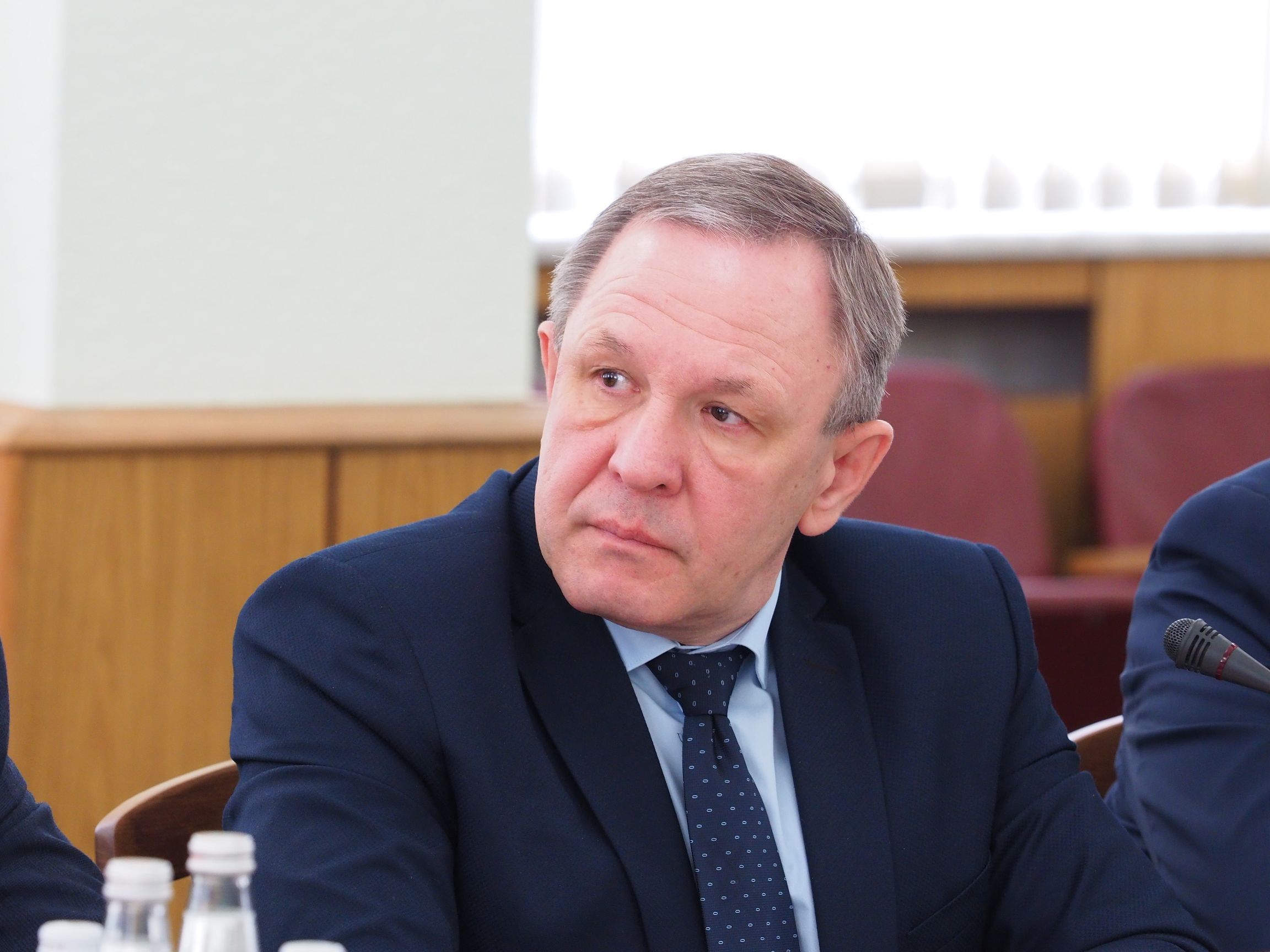 Проблемы нужно решать комплексно