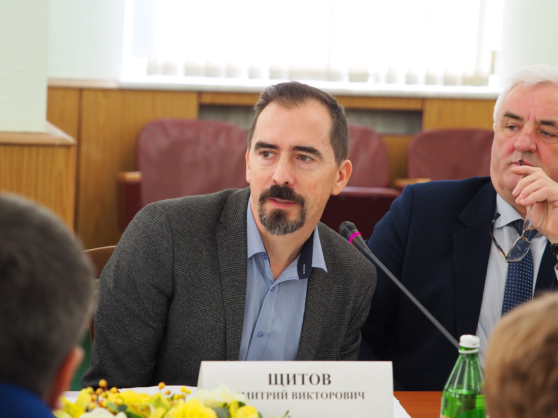Проблемы нужно решать комплексно
