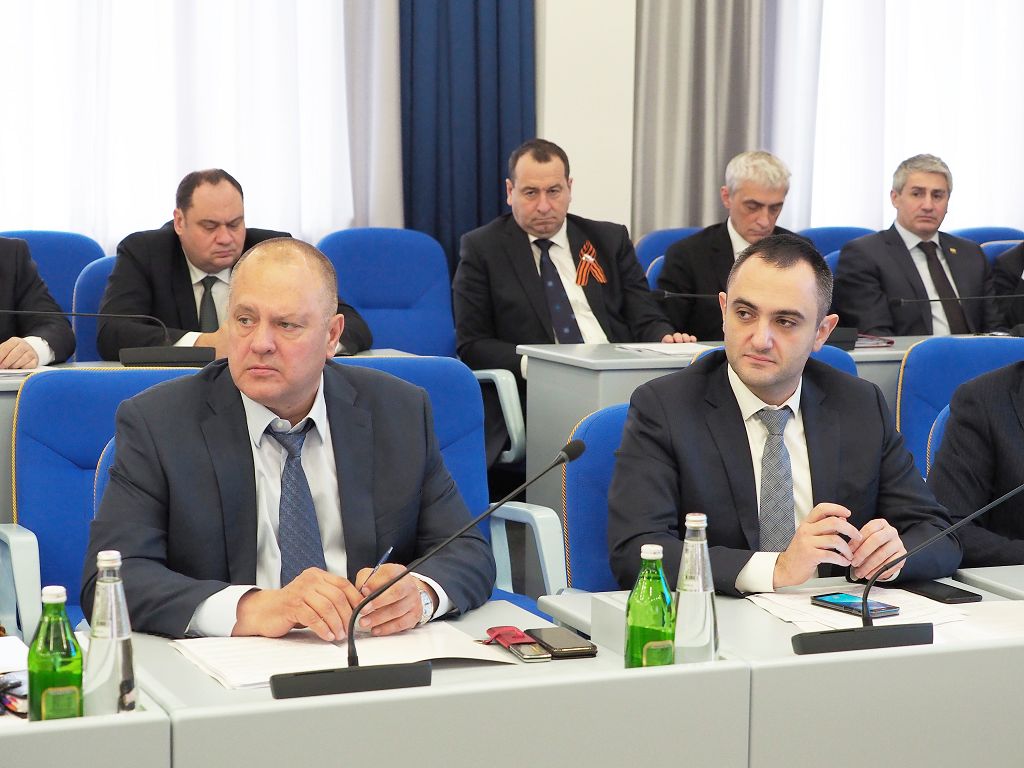 Единоросы обсудили ход программы местных инициатив на Ставрополье