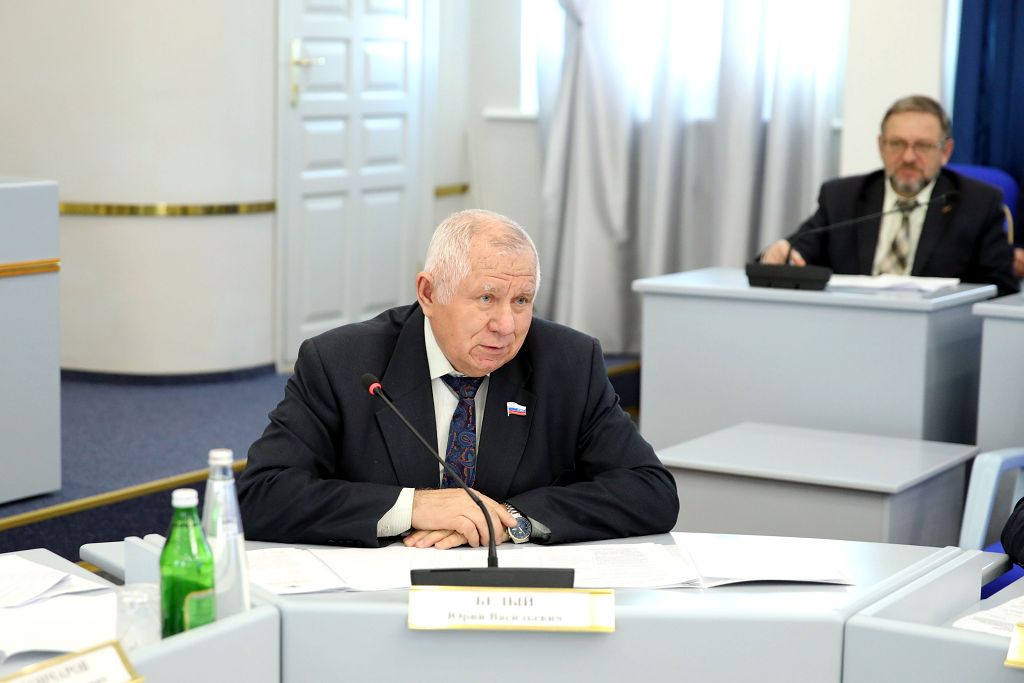 Полная свобода и безнаказанность: машины с иностранными номерами стали проблемой для края