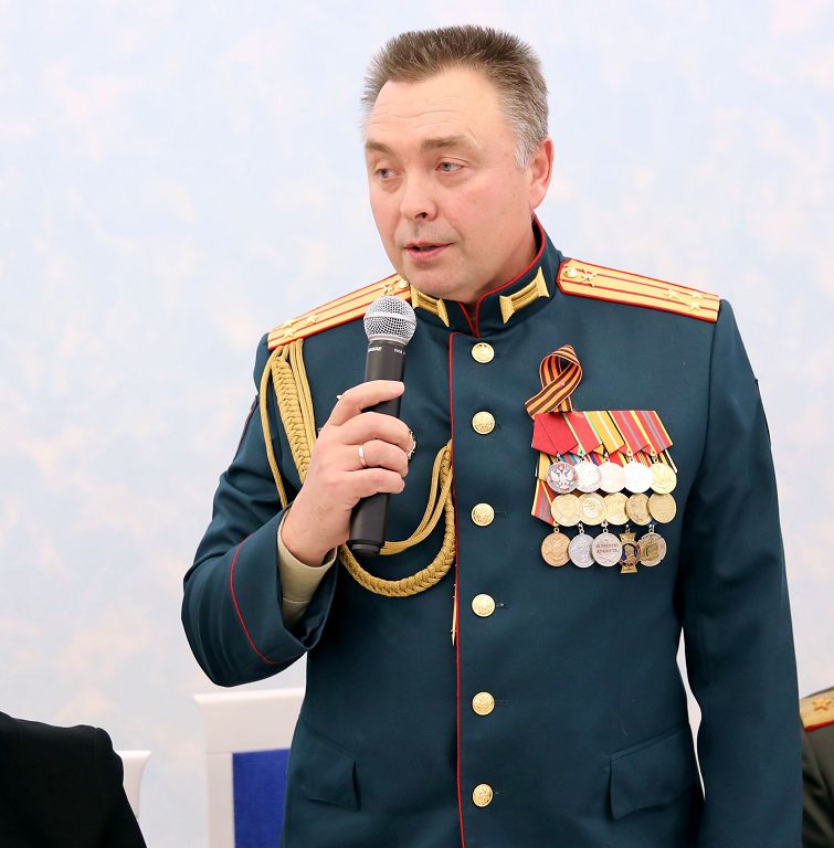 С особым уважением к защитникам Отечества