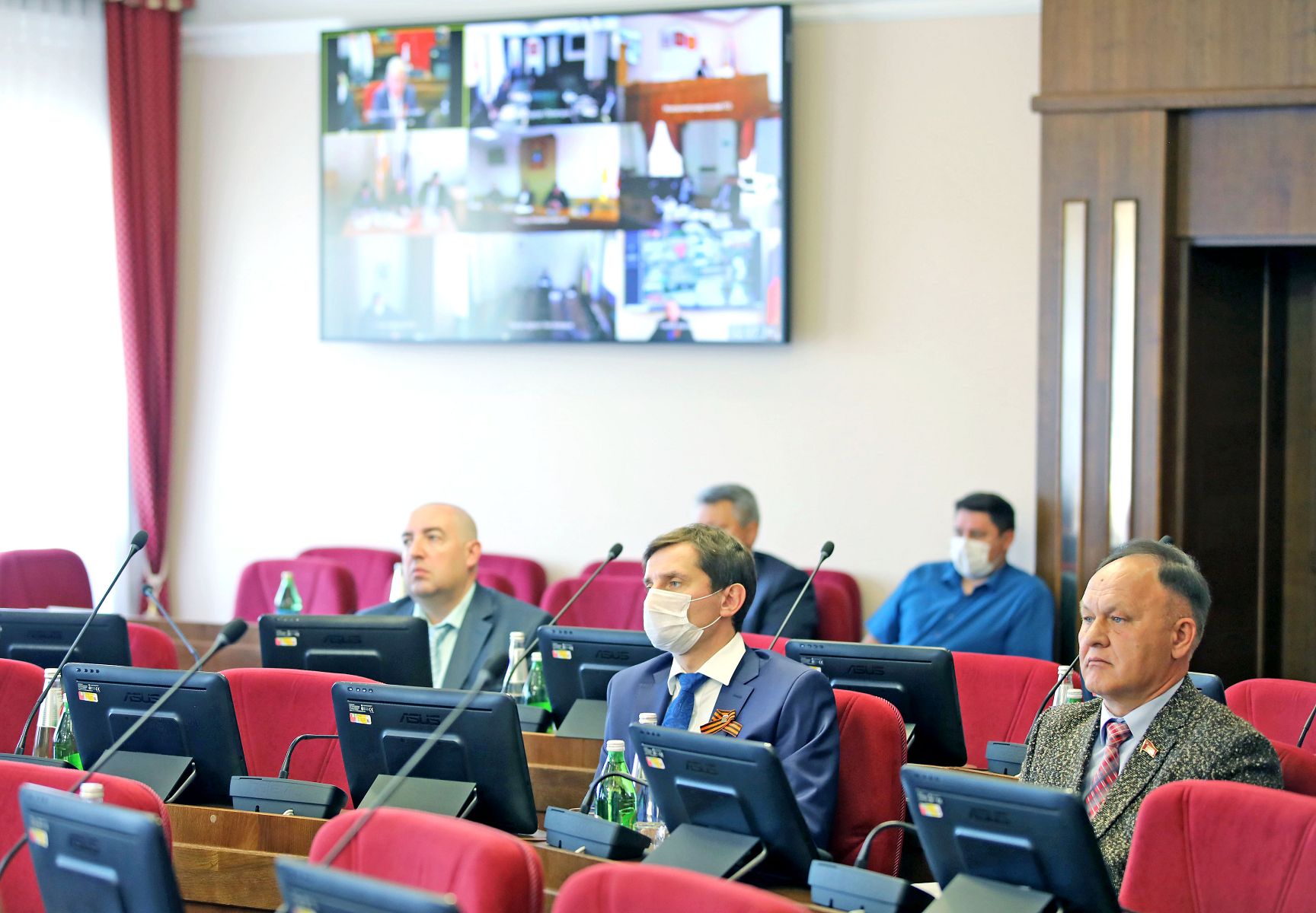 Законодатели поддержали тех, кто борется с опасным вирусом