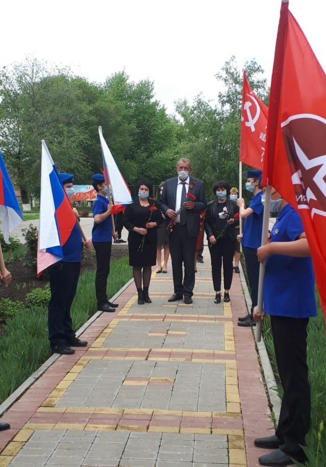 С уважением и благодарностью к поколению Победителей