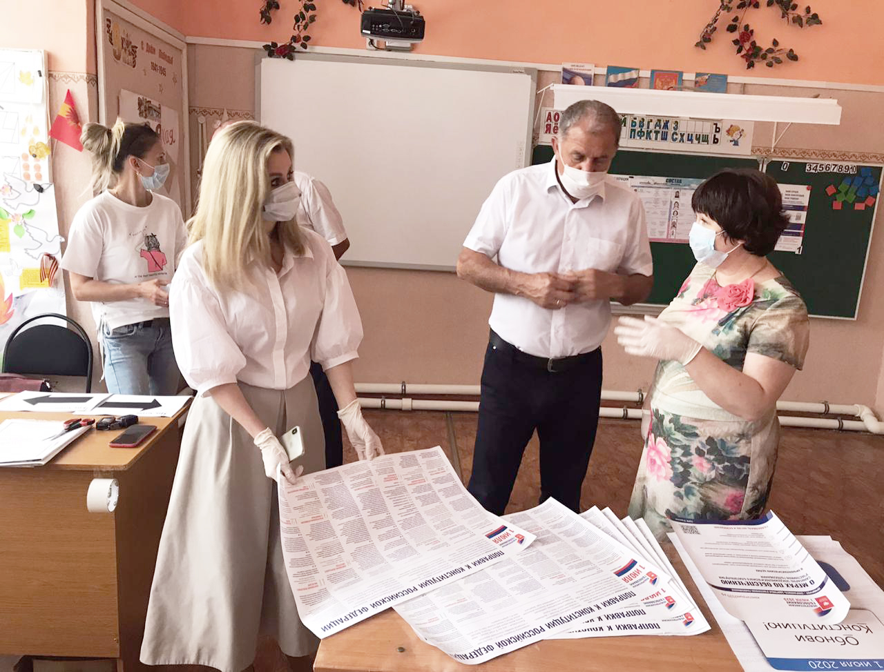 Законодатели поздравили медицинских работников
