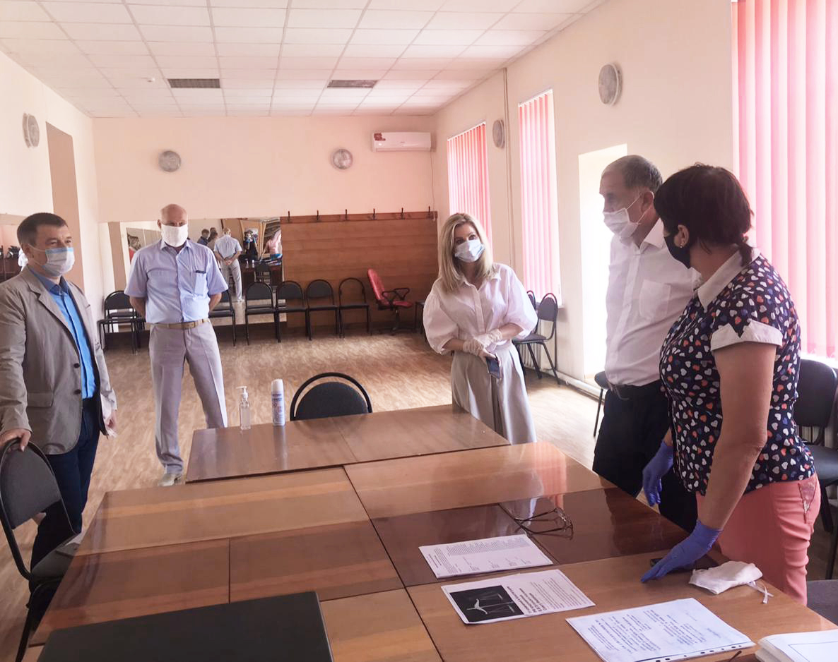 Законодатели поздравили медицинских работников