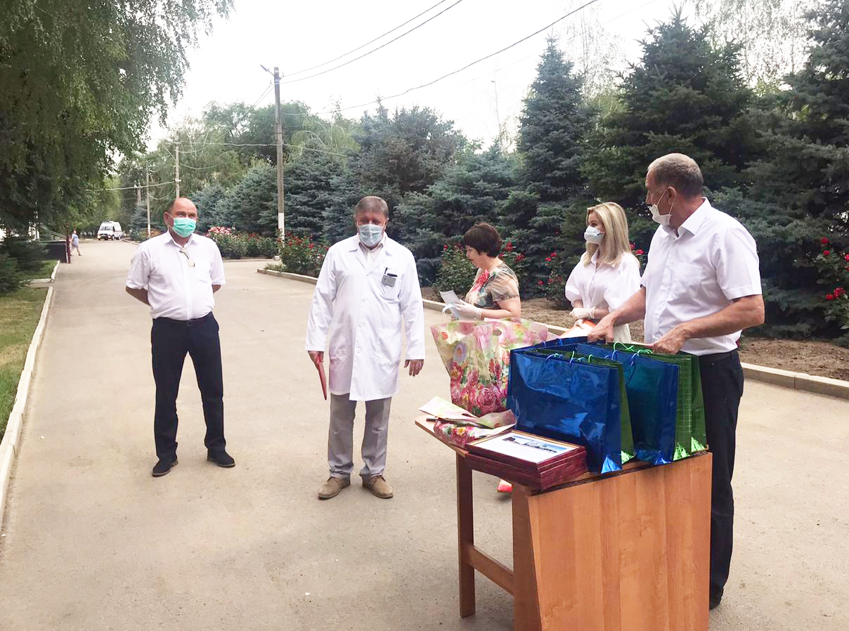 Законодатели поздравили медицинских работников