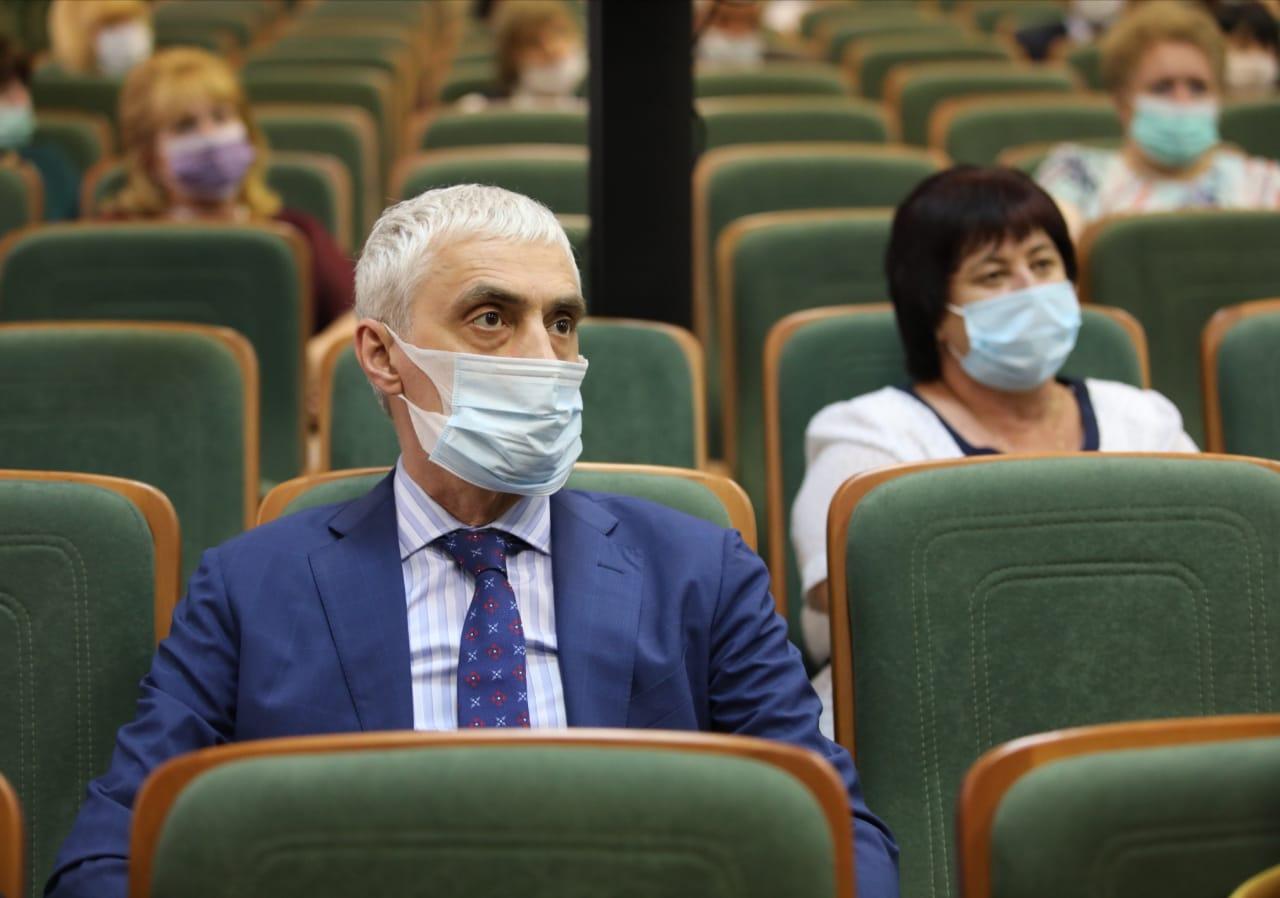 Принятые Думой Ставрополья решения помогут образовательной сфере края подготовиться к предстоящему учебному году