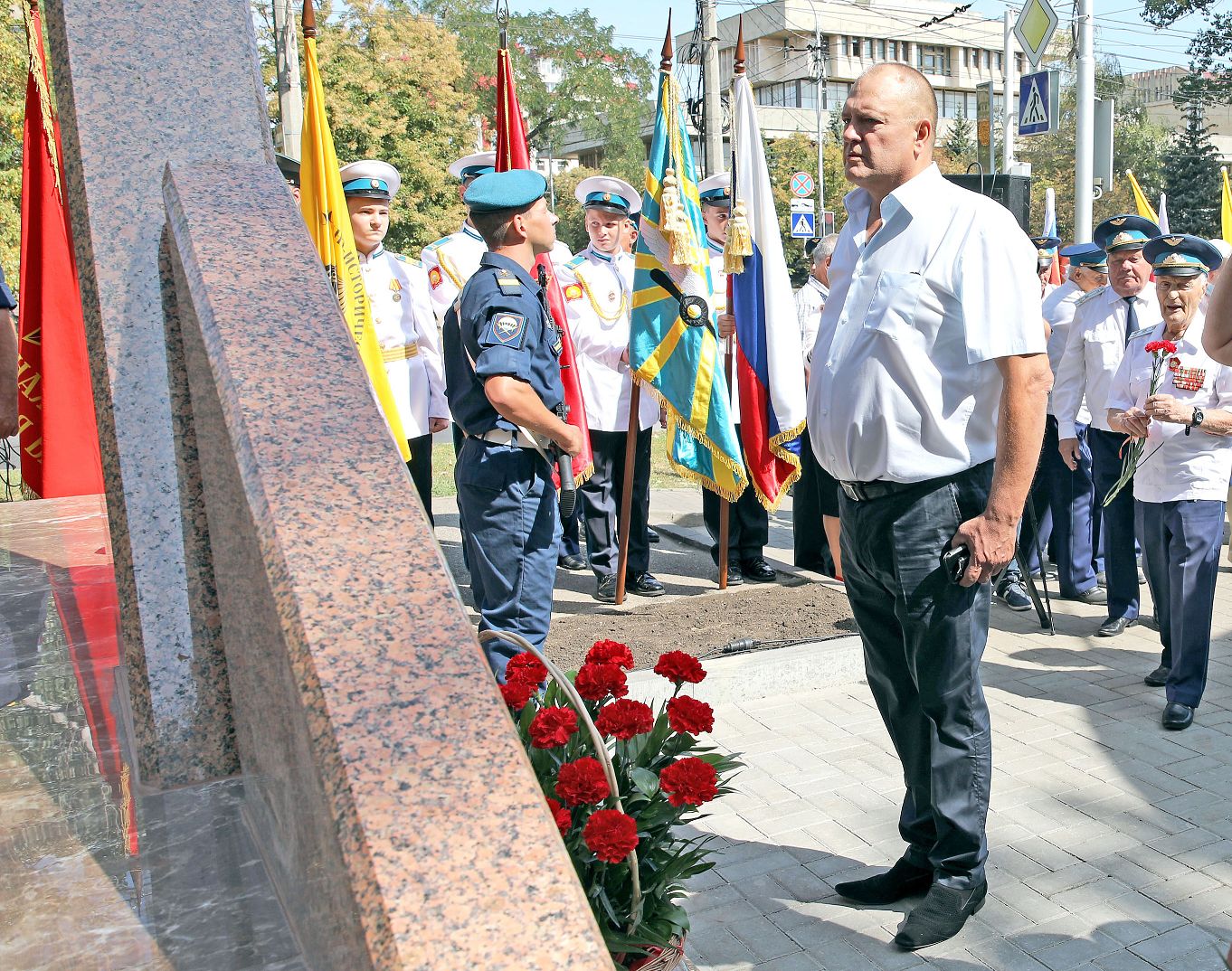 Благодаря поддержке депутата краевой Думы Сергея Шeвелёва в краевом центре установлен мемориал героям-авиаторам