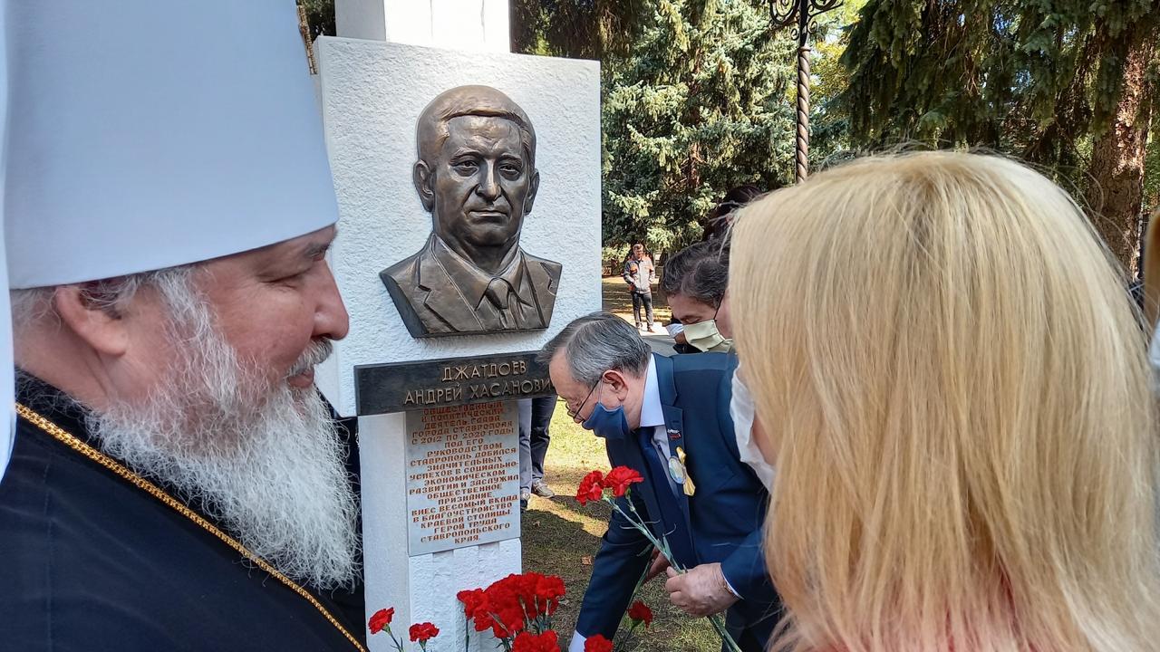 Краевые депутаты поздравили жителей Ставрополя с Днем города