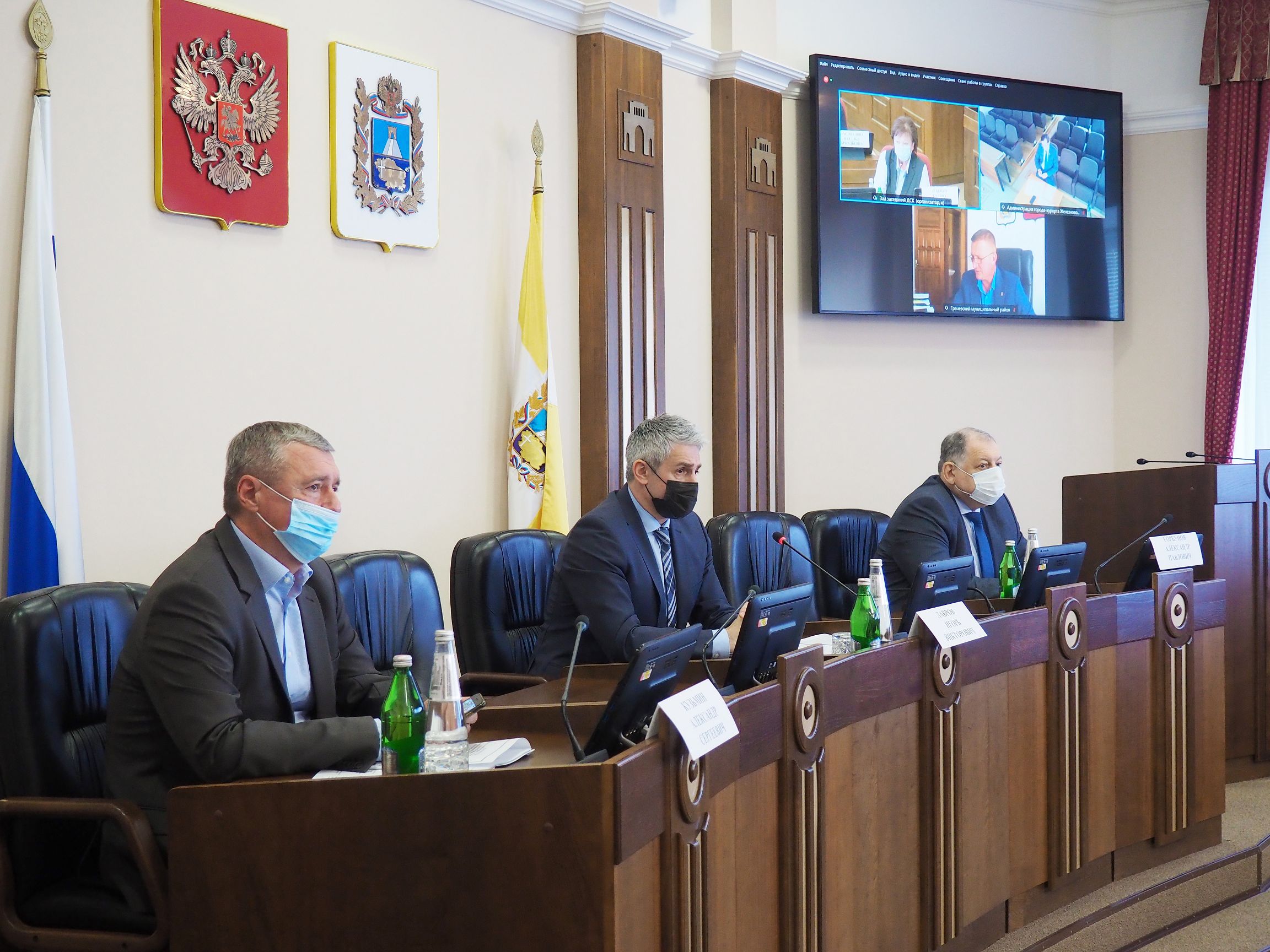 Краевые законодатели держат на контроле обеспечение школьников горячим питанием