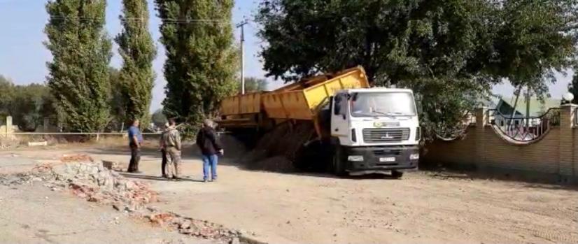 Депутат Анатолий Жданов помог красногвардейской больнице в благоустройстве территории