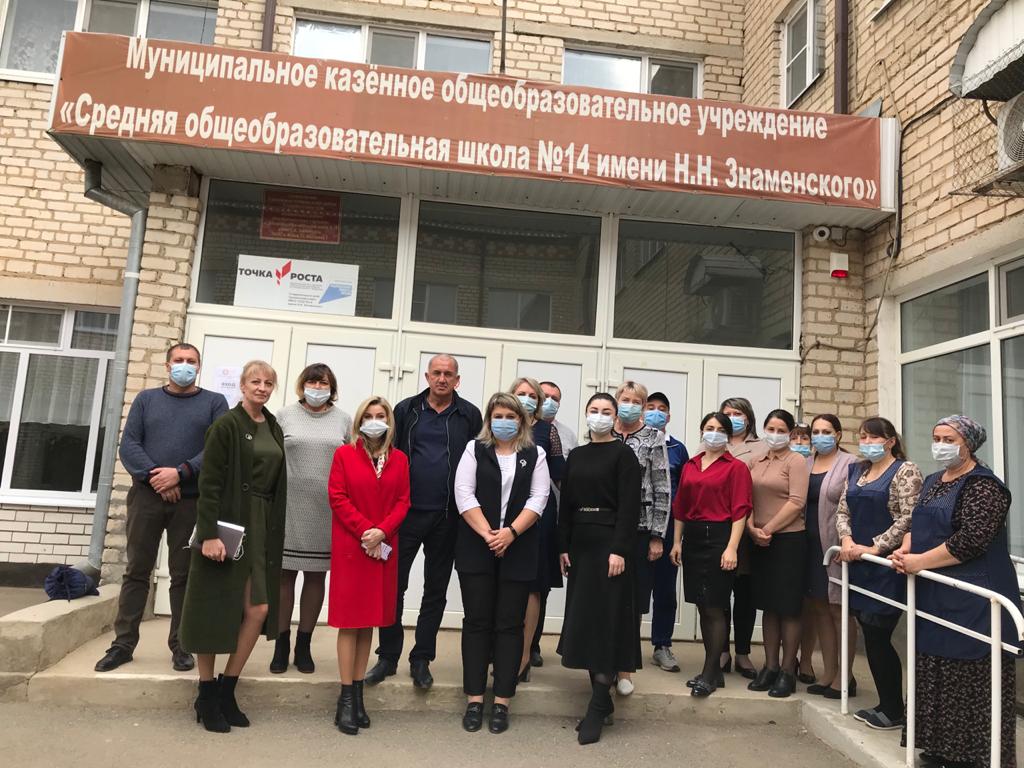 Игорь Андрющенко и Елена Бондаренко провели встречи с педагогическими коллективами в Туркменском районе