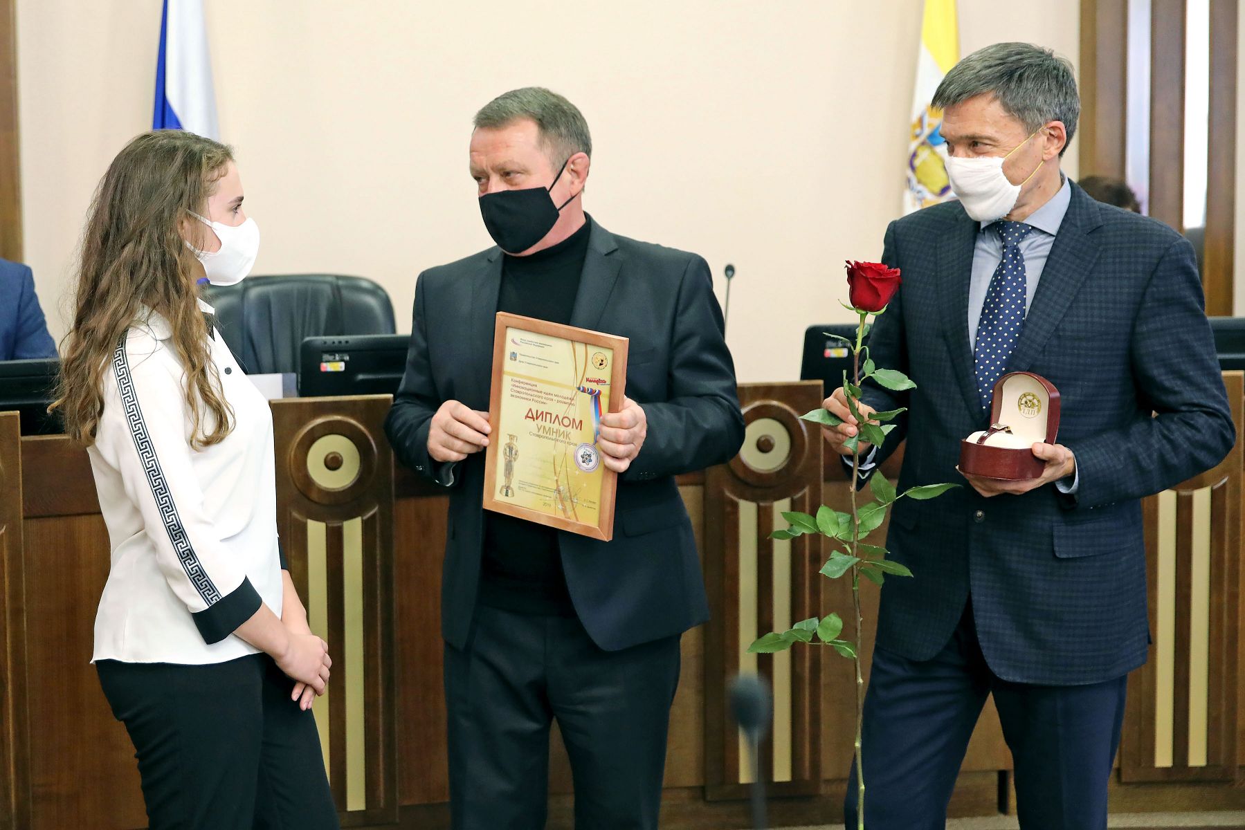 В краевой Думе прошло награждение УМНИКОВ 2019 года