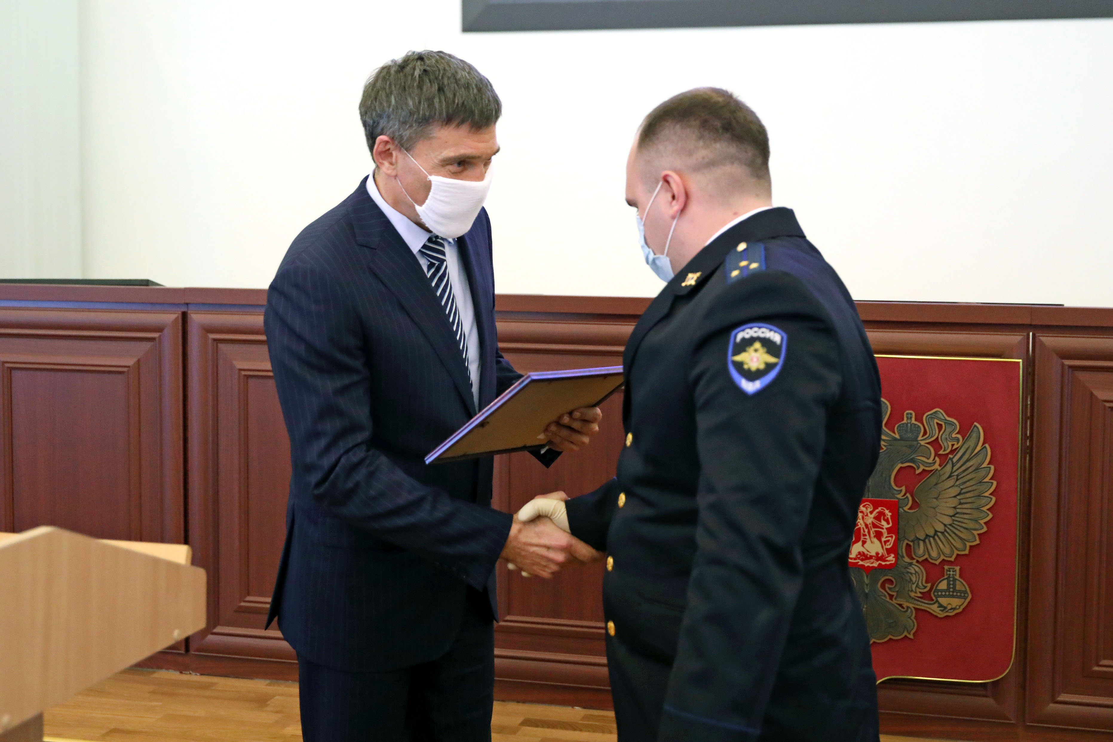 Лучшие сотрудники ОВД региона получили награды Думы края