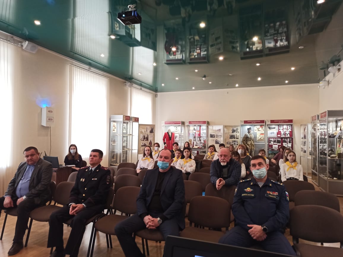 Уроки войны обсудили участники круглого стола в Ставрополе