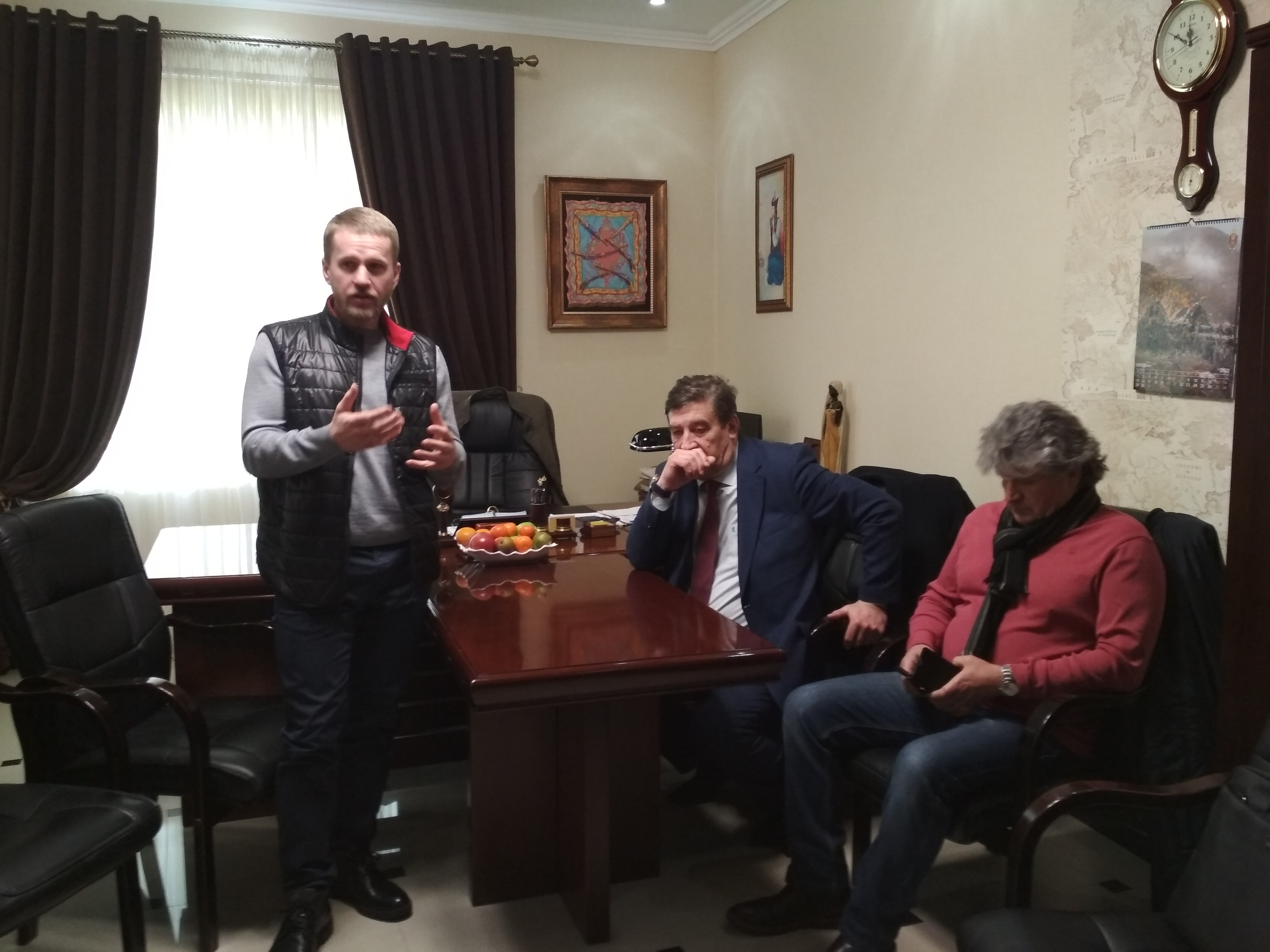 Краевые депутаты изучили опыт винодельческих предприятий Ставрополья